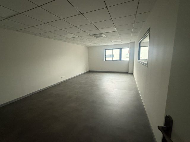 bureaux en vente sur VOREPPE (38340)